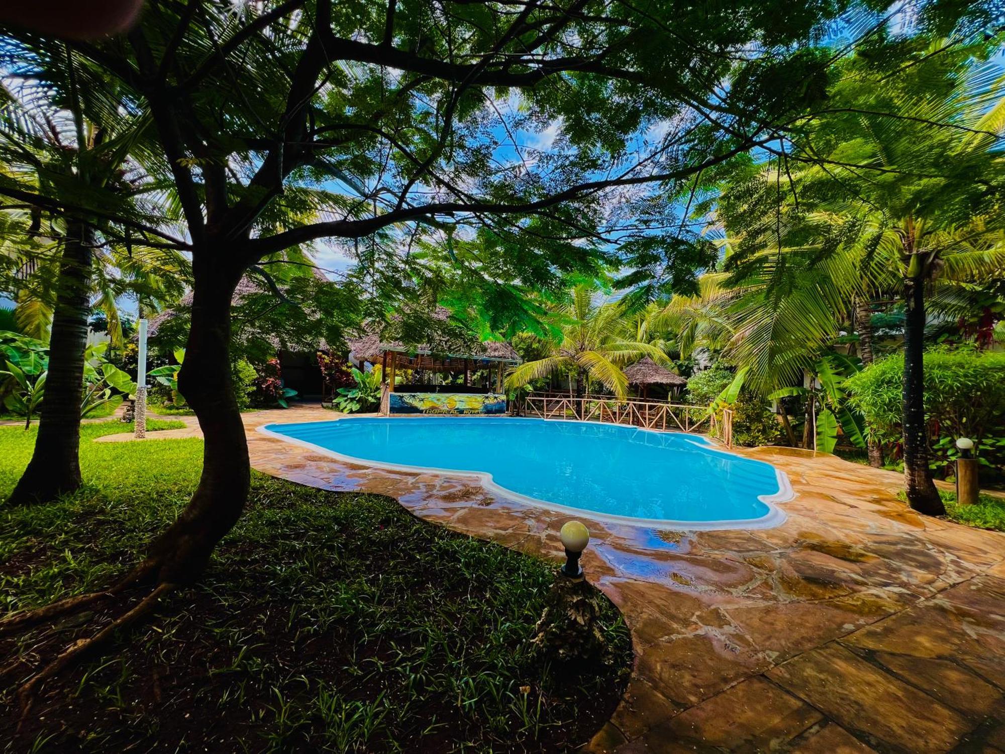 Tropical Nungwi Hotel ภายนอก รูปภาพ